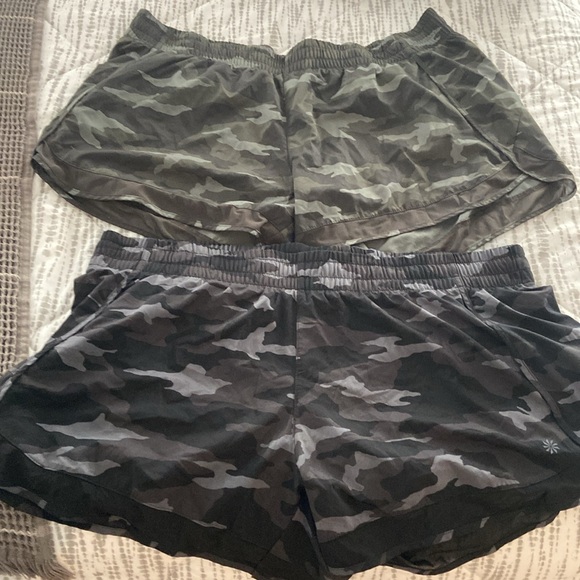 Athleta Mesh Racer Run Shorts 4in. XL. - Picture 3 of 5